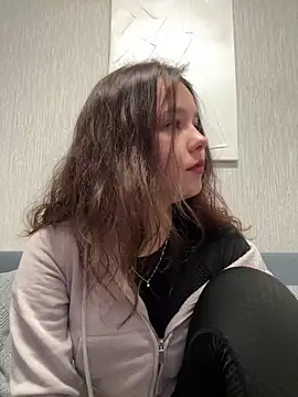 Snapshot of PoppyRobinson chatting on 12/27/24, 08:35 PoppyRobinson online show from 12/27/24, 08:35