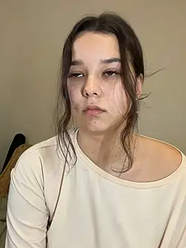 Snapshot of PoppyRobinson chatting on 12/29/24, 08:22 PoppyRobinson online show from 12/29/24, 08:22