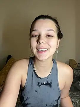 Snapshot of PoppyRobinson chatting on 01/06/25, 04:02 PoppyRobinson online show from 01/06/25, 04:02