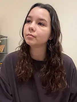 Snapshot of PoppyRobinson chatting on 01/19/25, 06:10 PoppyRobinson online show from 01/19/25, 06:10