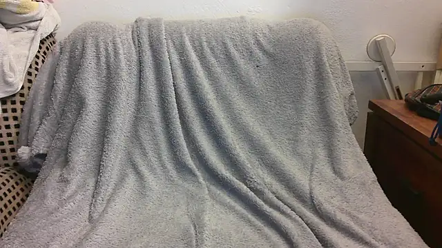 Snapshot of Maebi chatting on 12/03/24, 11:24 Maebi online show from 12/03/24, 11:24