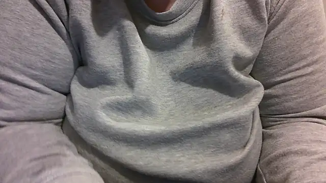 Snapshot of Maebi chatting on 12/15/24, 09:03 Maebi online show from 12/15/24, 09:03