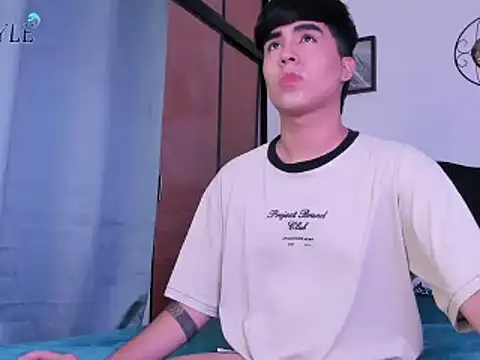 Snapshot of amon_kyle chatting on 03/04/25, 03:44 amon kyle online show from 03/04/25, 03:44