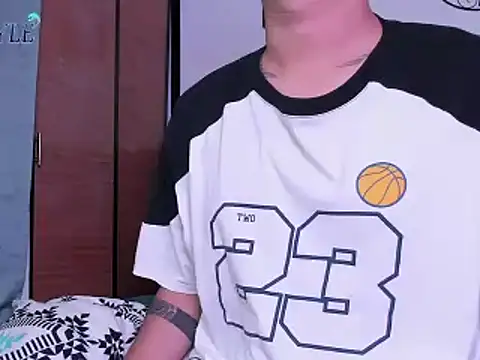 Snapshot of amon_kyle chatting on 03/05/25, 04:02 amon kyle online show from 03/05/25, 04:02