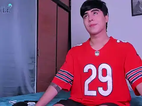 Snapshot of amon_kyle chatting on 03/09/25, 03:43 amon kyle online show from 03/09/25, 03:43