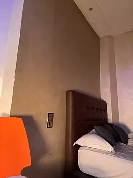 GLamouur online show from 12/14/24, 09:45