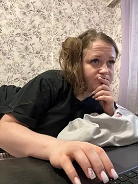 LizzyShine online show from 03/18/25, 03:42