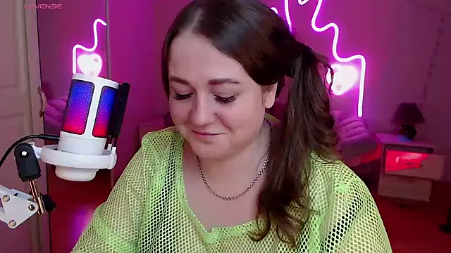 LizzyShine online show from 03/21/25, 11:01