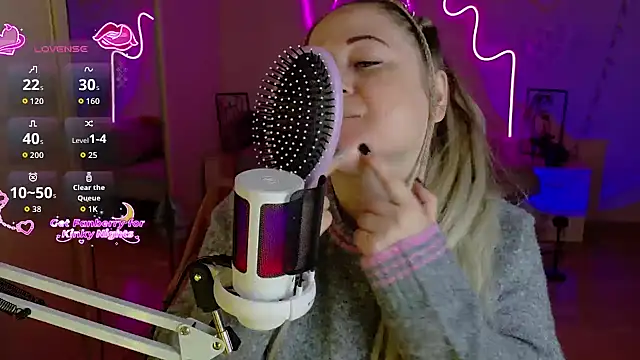 LizzyShine online show from 12/21/25, 04:47