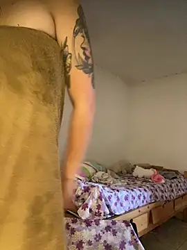 Miss oliviaa online show from 02/02/26, 08:40