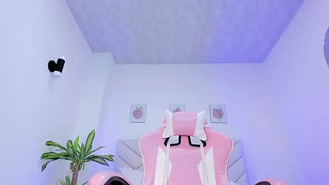 Brittany cute18 online show from 01/21/25, 02:05