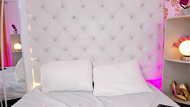 emaa lambert online show from 09/23/25, 06:22