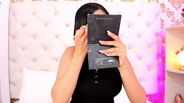 emaa lambert online show from 09/25/25, 06:55