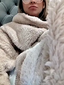 Snapshot of fofinhaa12 chatting on 10/05/25, 01:20 fofinhaa12 online show from 10/05/25, 01:20