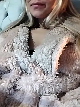 Snapshot of fofinhaa12 chatting on 11/09/25, 02:15 fofinhaa12 online show from 11/09/25, 02:15