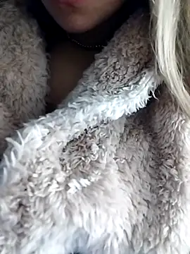 Snapshot of fofinhaa12 chatting on 11/11/25, 05:13 fofinhaa12 online show from 11/11/25, 05:13