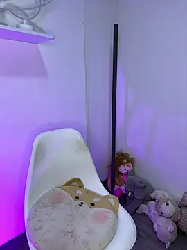 Snapshot of kristynmassey chatting on 02/06/25, 09:49 kristynmassey online show from 02/06/25, 09:49