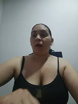 Snapshot of MirandaSoto chatting on 05/16/26, 04:20 MirandaSoto online show from 05/16/26, 04:20