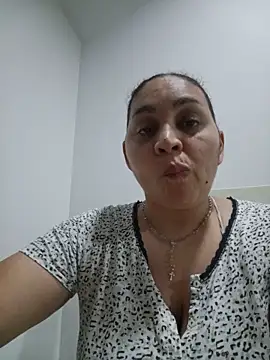 Snapshot of MirandaSoto chatting on 06/16/26, 04:15 MirandaSoto online show from 06/16/26, 04:15