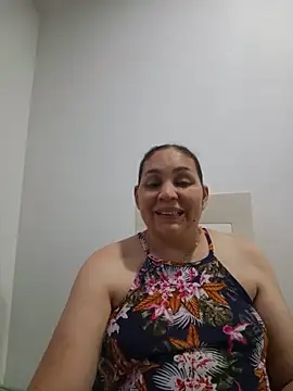 Snapshot of MirandaSoto chatting on 06/17/26, 03:31 MirandaSoto online show from 06/17/26, 03:31