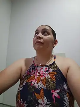 Snapshot of MirandaSoto chatting on 06/19/26, 03:44 MirandaSoto online show from 06/19/26, 03:44