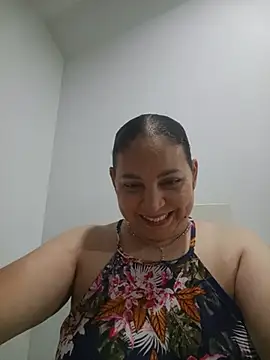 Snapshot of MirandaSoto chatting on 06/20/26, 04:15 MirandaSoto online show from 06/20/26, 04:15