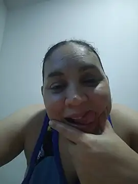Snapshot of MirandaSoto chatting on 07/13/26, 06:27 MirandaSoto online show from 07/13/26, 06:27