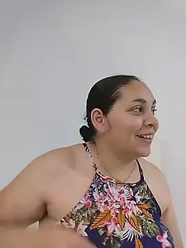 Snapshot of MirandaSoto chatting on 07/27/26, 03:02 MirandaSoto online show from 07/27/26, 03:02