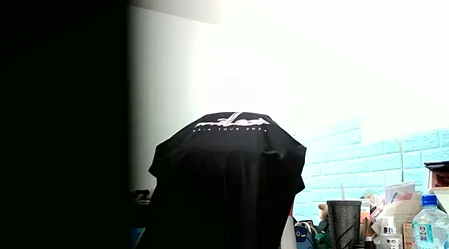 Snapshot of thisisbook_223 chatting on 12/16/24, 09:24 thisisbook 223 online show from 12/16/24, 09:24