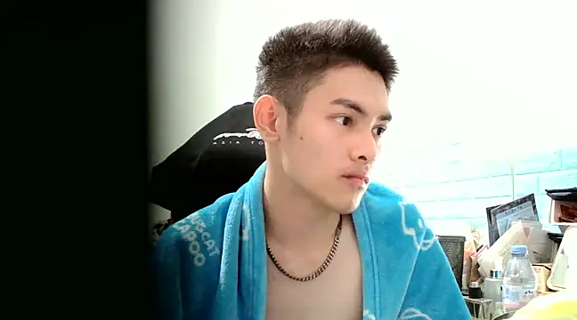 Snapshot of thisisbook_223 chatting on 12/27/24, 04:43 thisisbook 223 online show from 12/27/24, 04:43