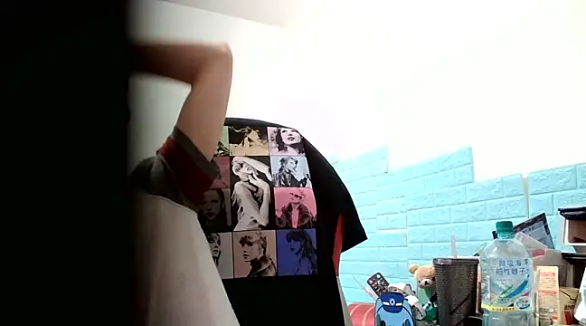 Snapshot of thisisbook_223 chatting on 02/10/25, 06:35 thisisbook 223 online show from 02/10/25, 06:35