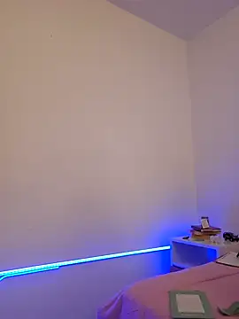 Snapshot of VictoriaEvaans_ chatting on 11/17/25, 09:53 VictoriaEvaans online show from 11/17/25, 09:53