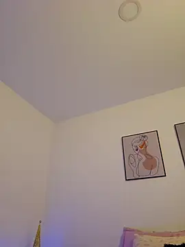 Snapshot of VictoriaEvaans_ chatting on 11/22/25, 10:42 VictoriaEvaans online show from 11/22/25, 10:42