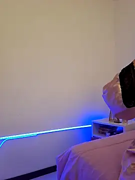 Snapshot of VictoriaEvaans_ chatting on 12/02/25, 09:54 VictoriaEvaans online show from 12/02/25, 09:54