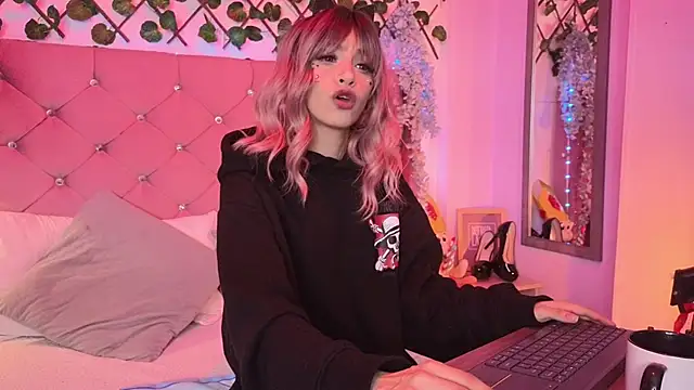 Snapshot of lauren_evans96 chatting on 05/26/26, 01:12 lauren evans96 online show from 05/26/26, 01:12