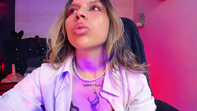 delilah fix online show from 04/22/26, 09:16