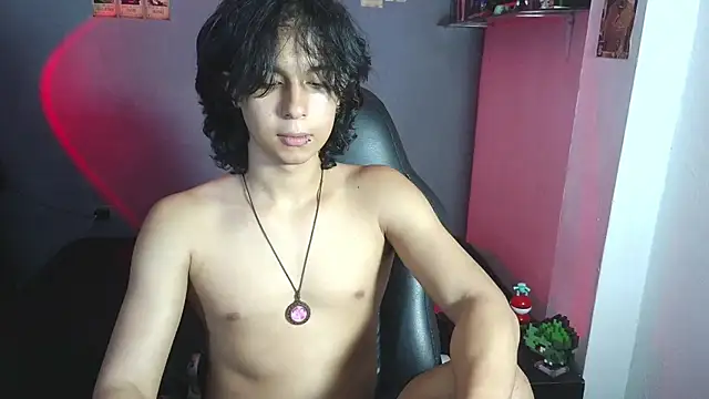 Snapshot of kairozz chatting on 02/13/25, 02:45 kairozz online show from 02/13/25, 02:45