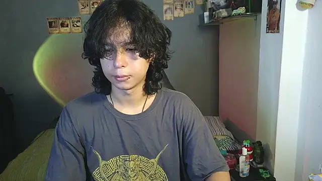 Snapshot of kairozz chatting on 02/24/25, 04:15 kairozz online show from 02/24/25, 04:15