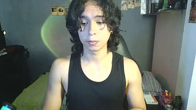 Snapshot of kairozz chatting on 03/07/25, 02:45 kairozz online show from 03/07/25, 02:45