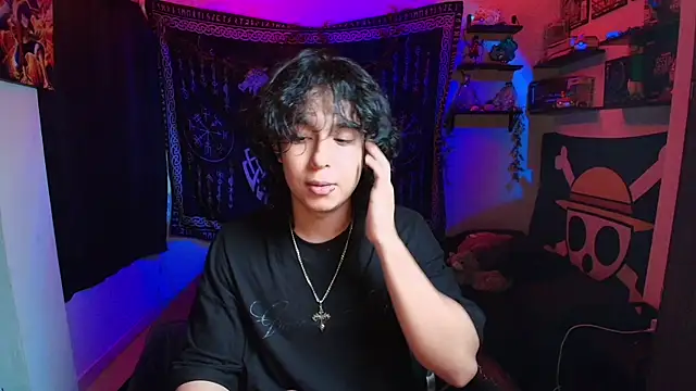 Snapshot of kairozz chatting on 10/01/25, 03:18 kairozz online show from 10/01/25, 03:18