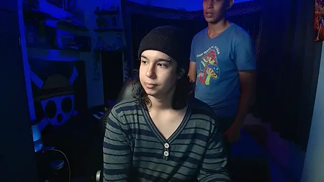 Snapshot of kairozz chatting on 10/27/25, 02:32 kairozz online show from 10/27/25, 02:32