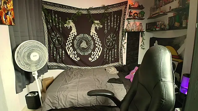 Snapshot of kairozz chatting on 12/04/25, 08:17 kairozz online show from 12/04/25, 08:17