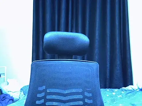 Horny-slut  online show from 11/17/25, 04:24