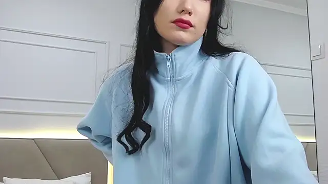 LeilaLow online show from 01/17/25, 12:10