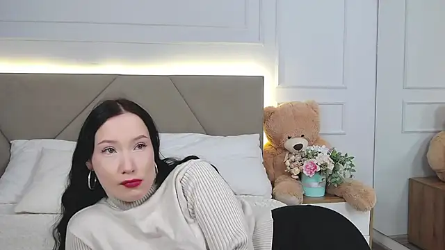 LeilaLow online show from 03/09/25, 11:58