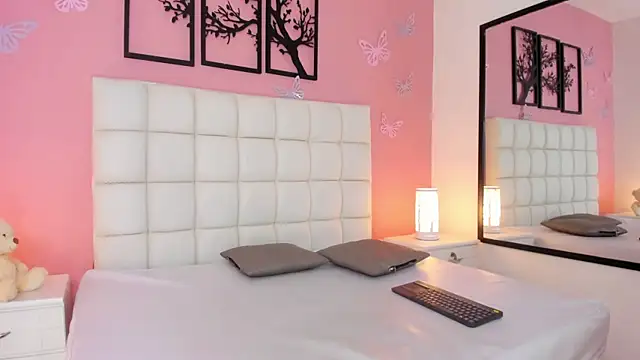 RenataJhonson  online show from 03/11/25, 04:43