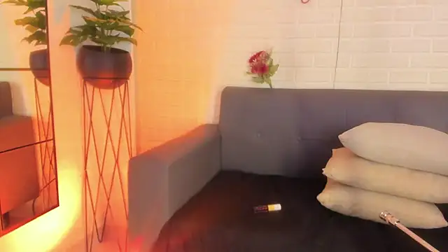 karina gomez 18 online show from 09/24/25, 11:24