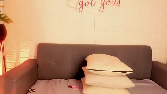 karina gomez 18 online show from 12/18/25, 11:27