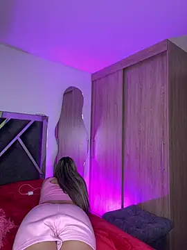 Issabela G1 online show from 12/15/24, 11:20