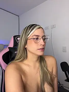 Issabela G1 online show from 03/29/26, 03:28